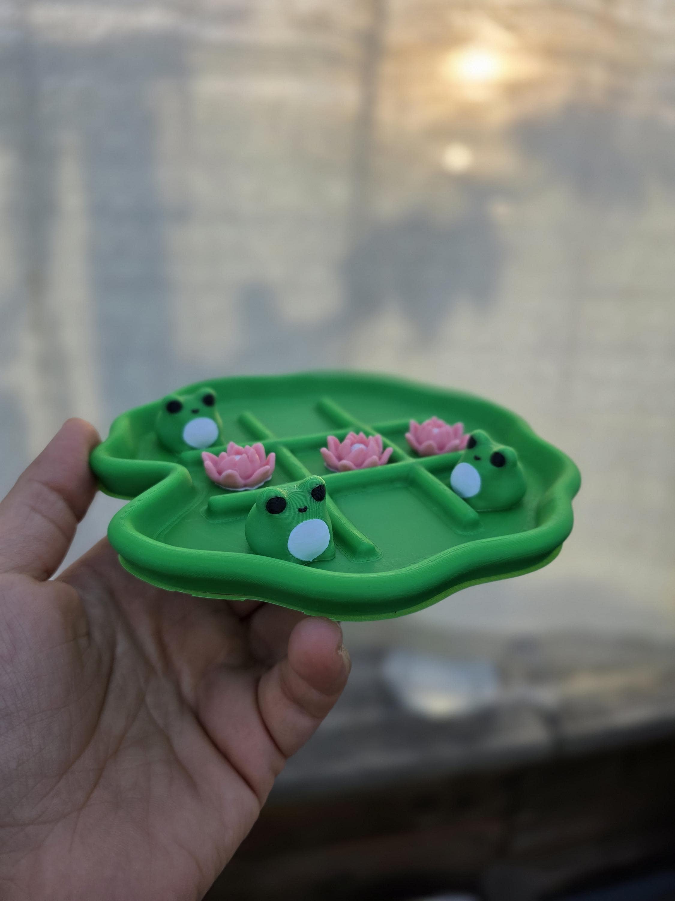 Frosch Tic Tac Toe Spiel| Personalisierbares 3D Reisespiel | Multi-Color Unikat | Geschenkidee für Kinder & Gamer | Printaztik