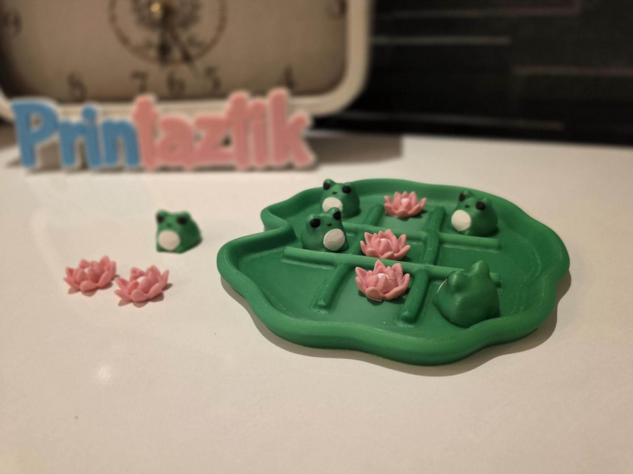 Frosch Tic Tac Toe Spiel| Personalisierbares 3D Reisespiel | Multi-Color Unikat | Geschenkidee für Kinder & Gamer | Printaztik