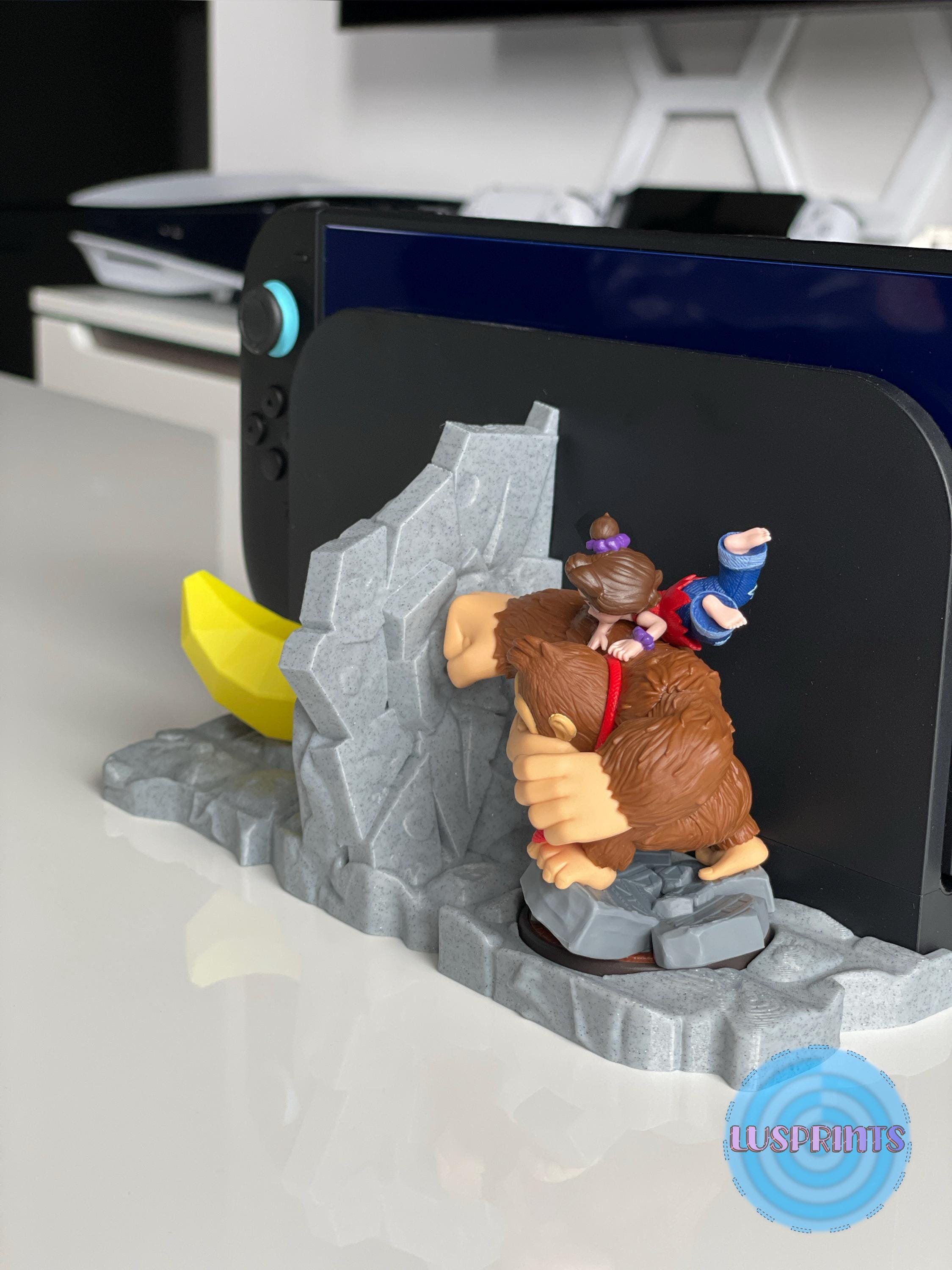 Nintendo Switch Dock Ständer (DK) | 3D gedruckter Amiibo Halter | Donkey Kong Bananza | Gaming Deko Sammler | printaztik Unikat